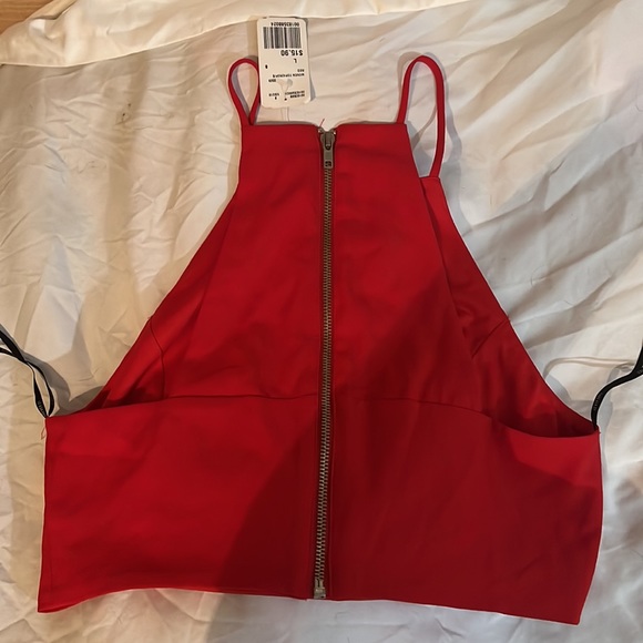 Forever 21 Large Vibrant Red Sleeveless Crop Top NWT Perfect Summer style. - Picture 5 of 7